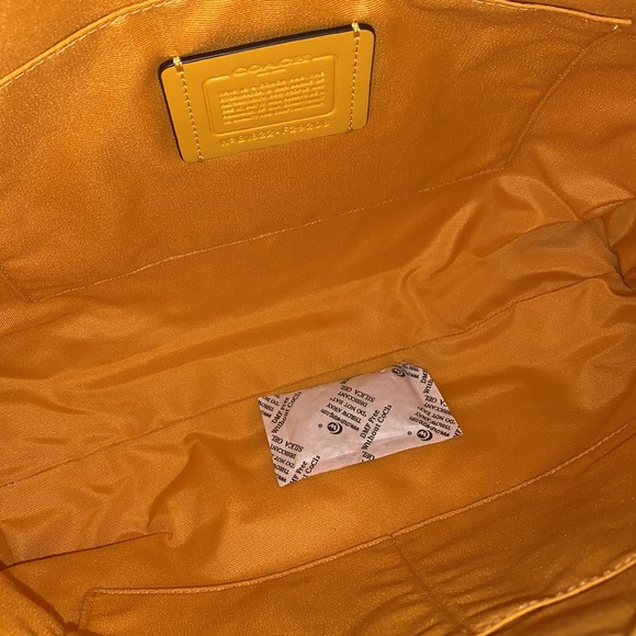 Coach - Picture 8 of 12